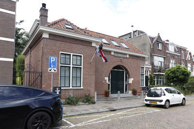 914419 Gezicht op de voormalige politiepost Gerard Doustraat 4 te Utrecht.